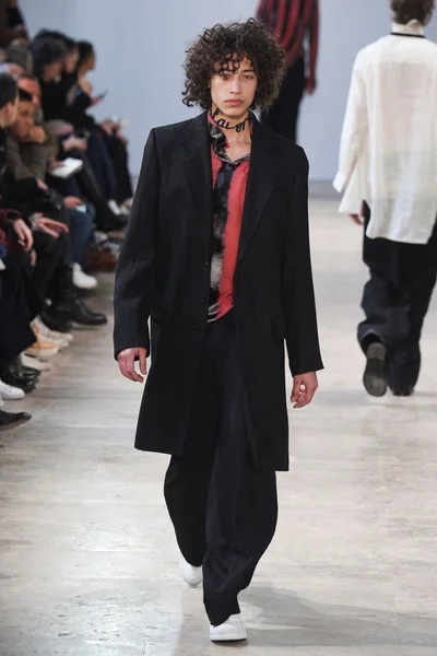 Look 7